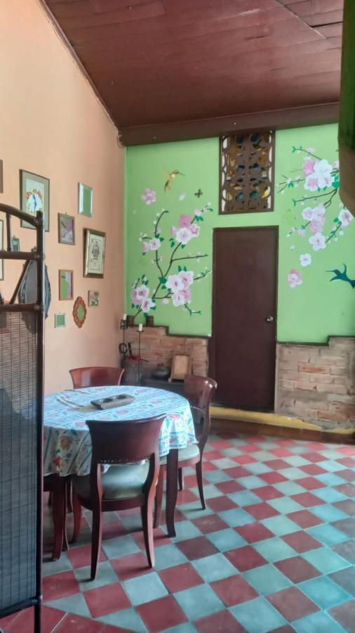 Casa Vieja Guest House Santa Ana Ngoại thất bức ảnh